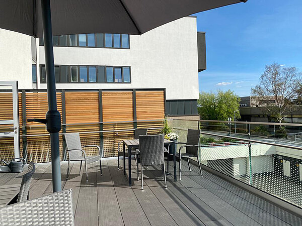 Blick auf den Balkon der Palliativstation
