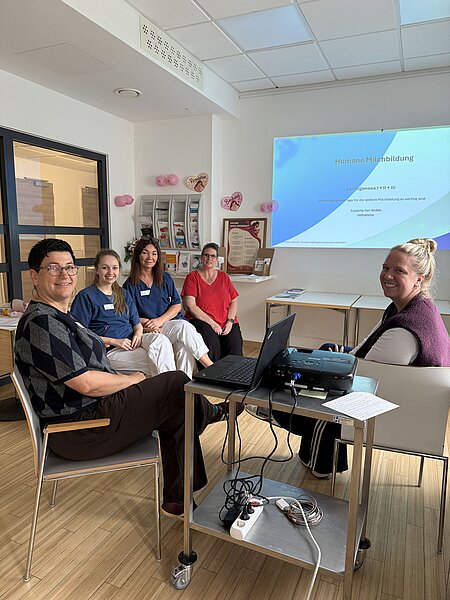 Organisatorinnen der Weltstillwoche im Florence-Nightingale-Krankenhaus
