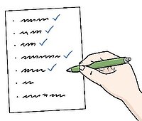 Eine Hand malt Haken auf eine Liste